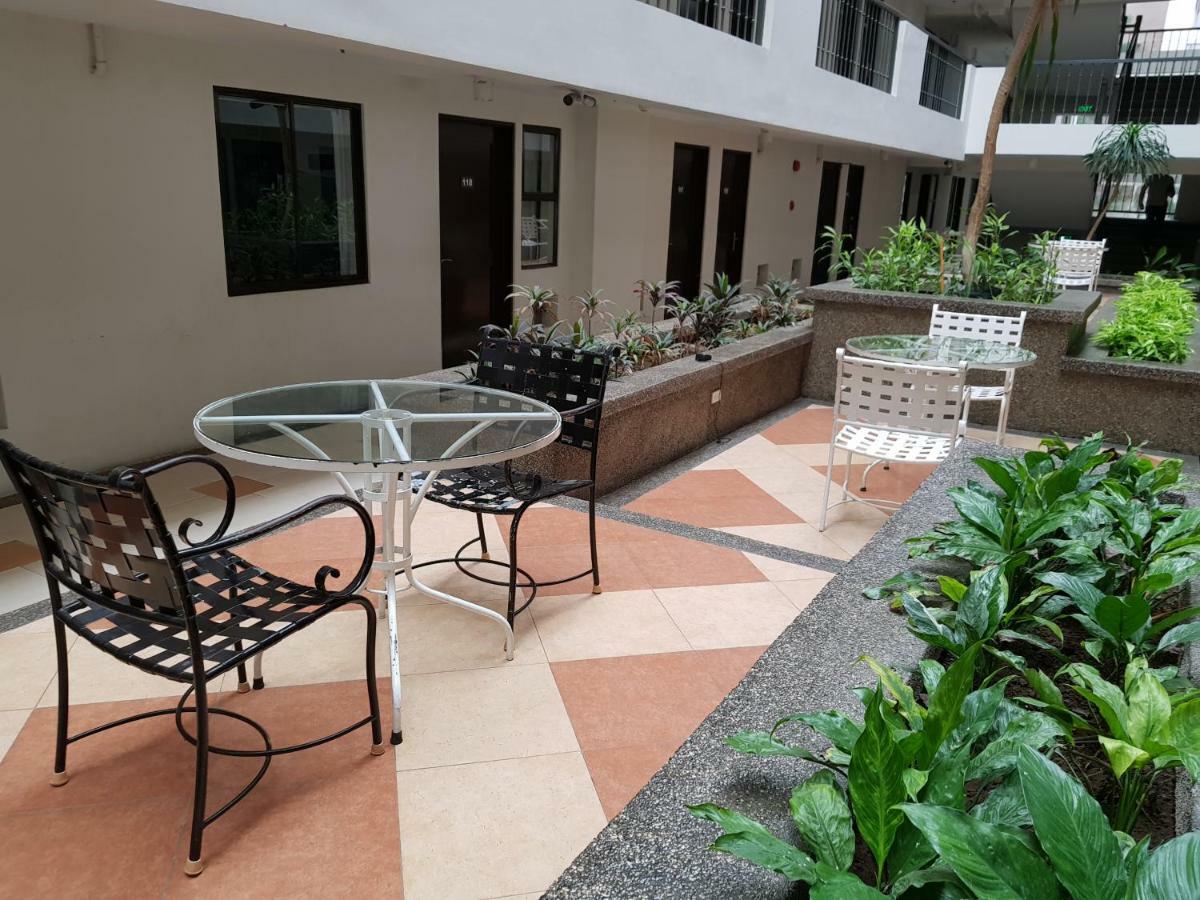 Heart Of The City Studio With Balcony Davao City Exteriör bild